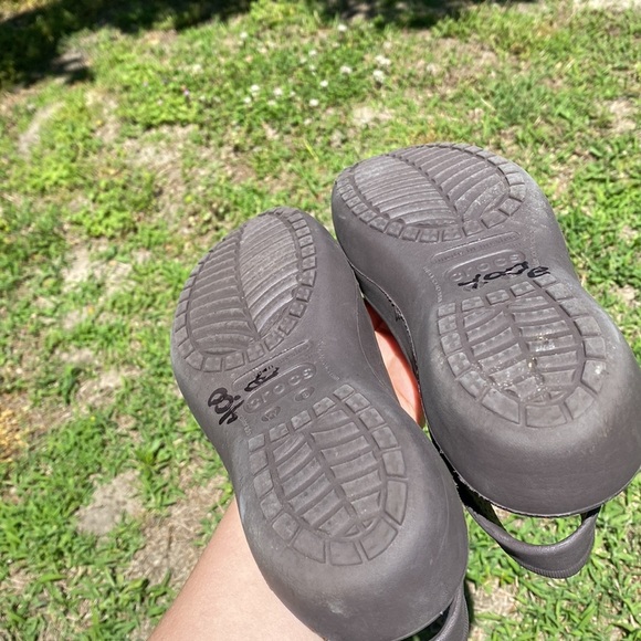 CROCS Womens Kadee Brown Croslite Cutout Ballet Flat Size 8 Slip on Shoe - Picture 7 of 7